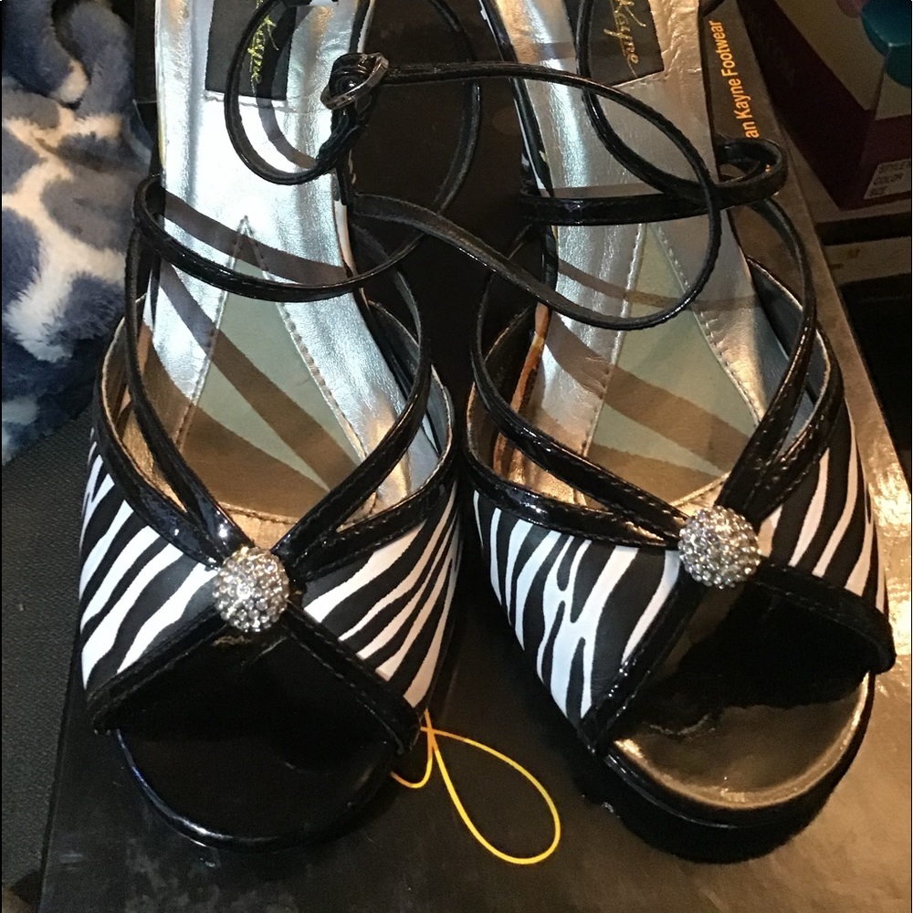 ❤️Johnathan Kayne Zebra print Heels 7.5